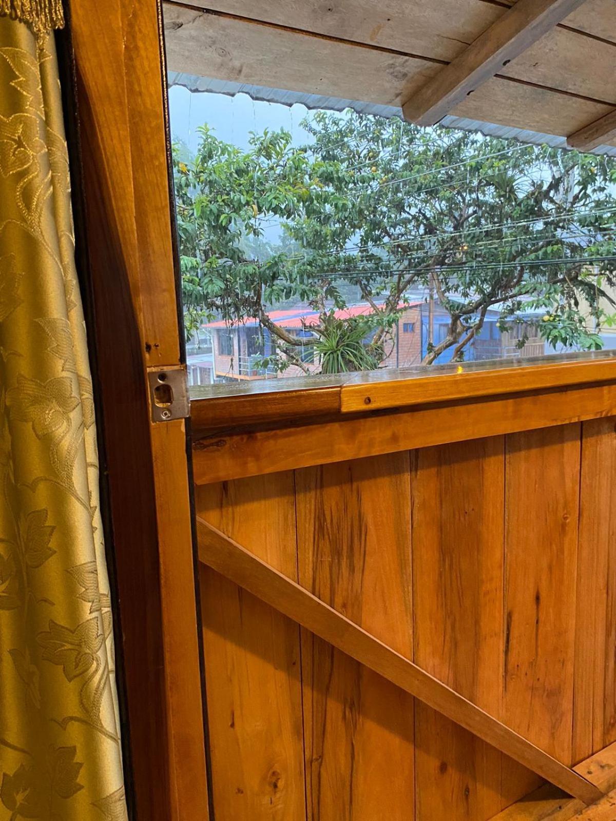 Guayabo Hostal Mindo Exterior foto